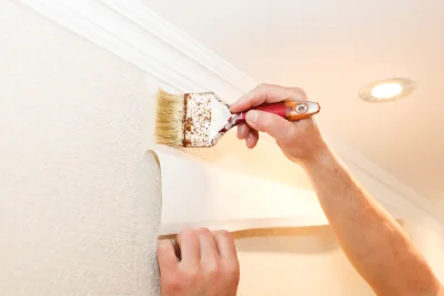 Pose de papier peint à Pontmain — revêtements muraux et toiles de verre